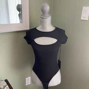 🖤 Adorable, black, cut-out bodysuit 🖤